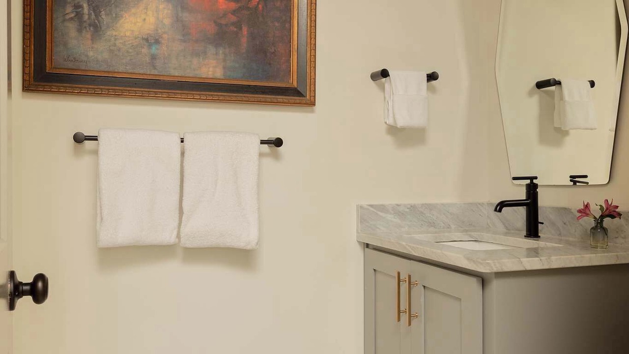Photo of Bathroom in Dixon Park