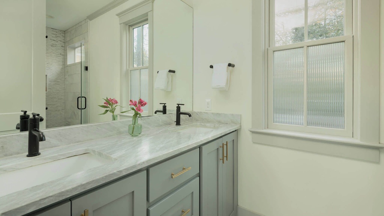 Photo of Bathroom in Dixon Park