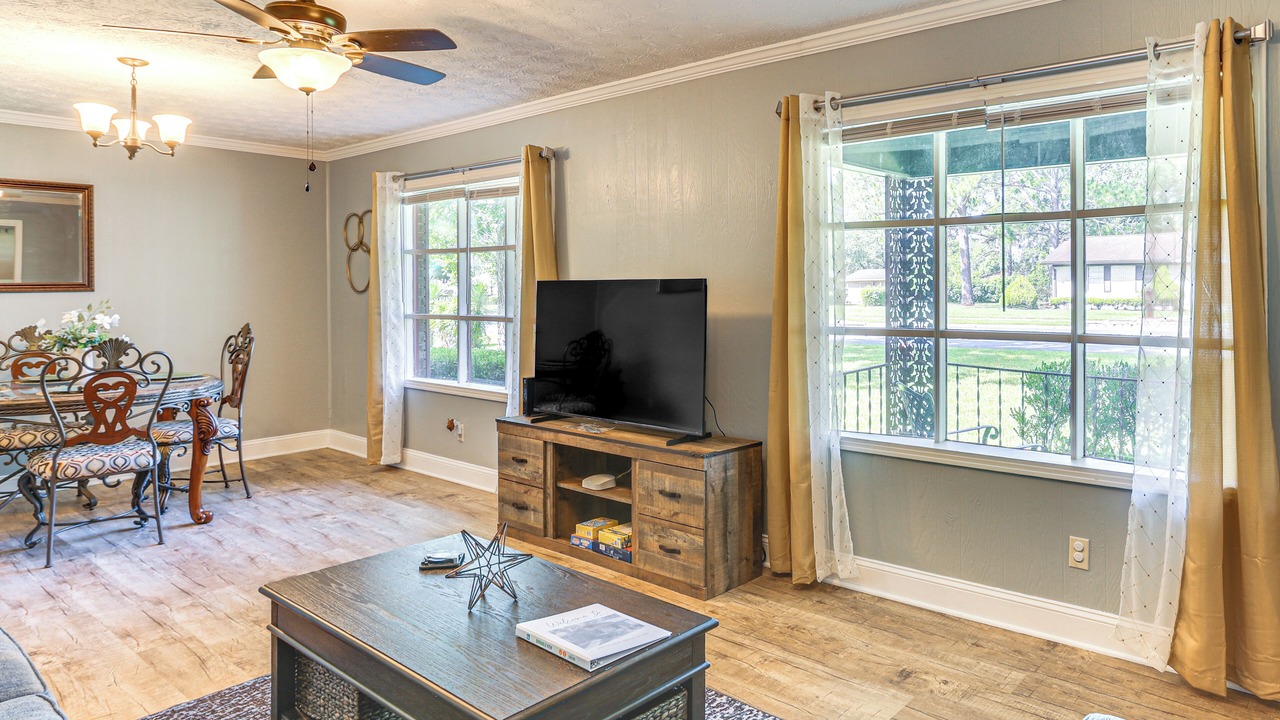 Photo of Livingroom in Waycross