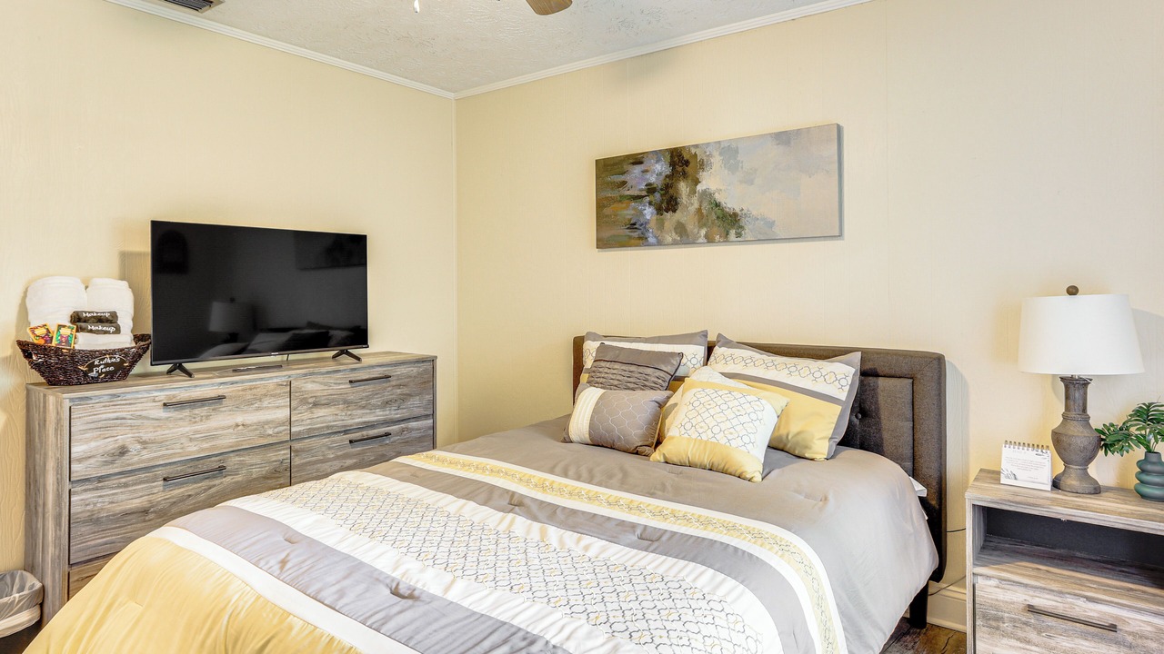 Photo of Bedroom in Waycross