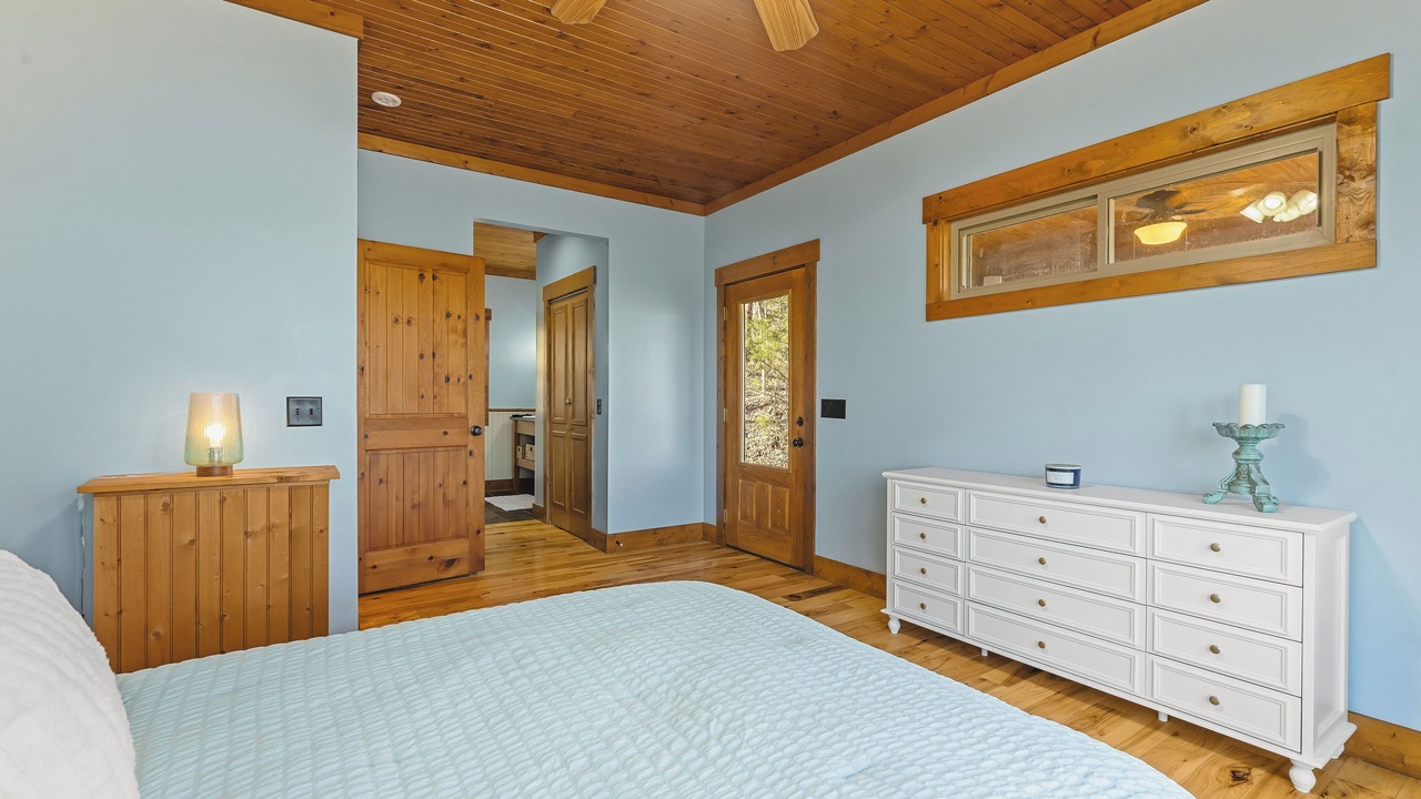 Photo of Bedroom in Smithville