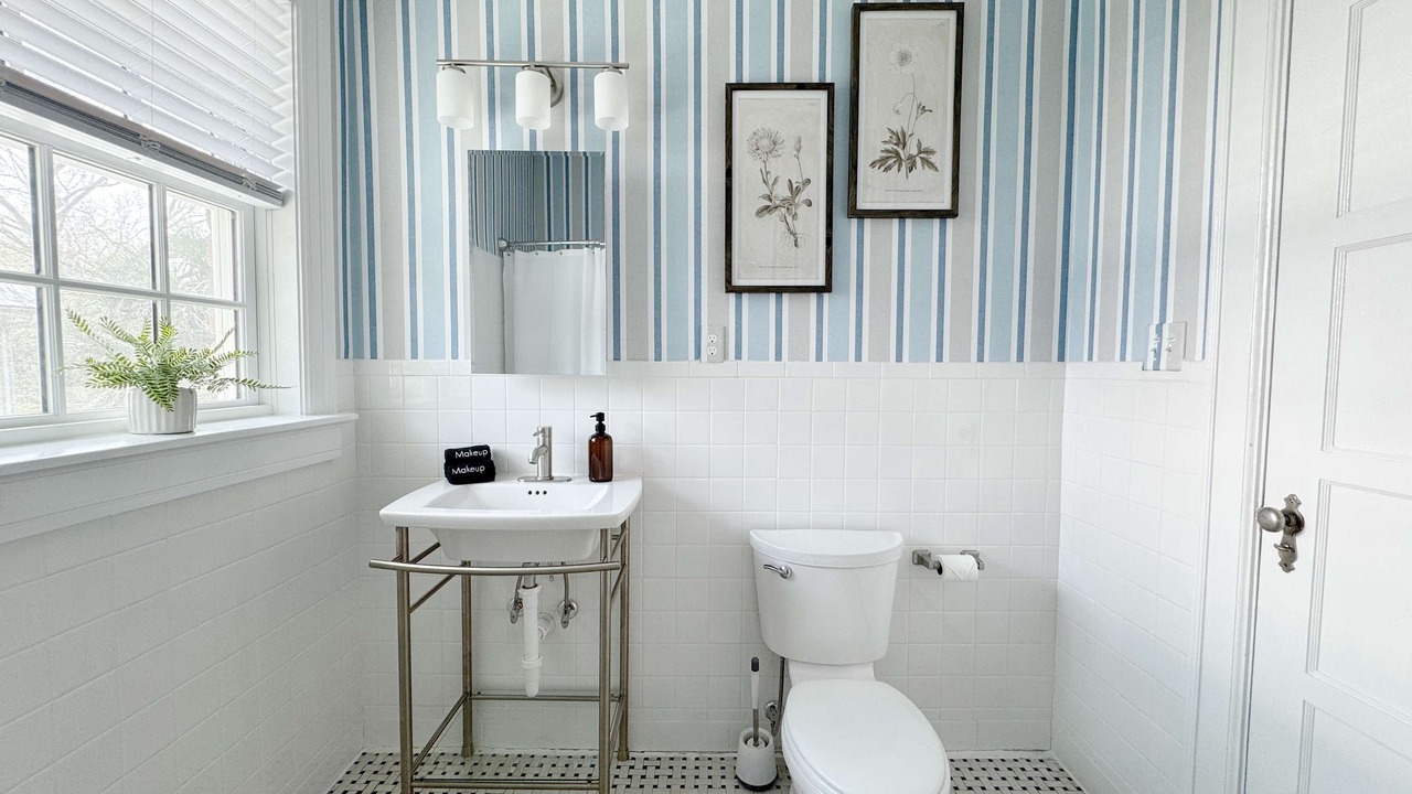 Photo of Bathroom in Dixon Park