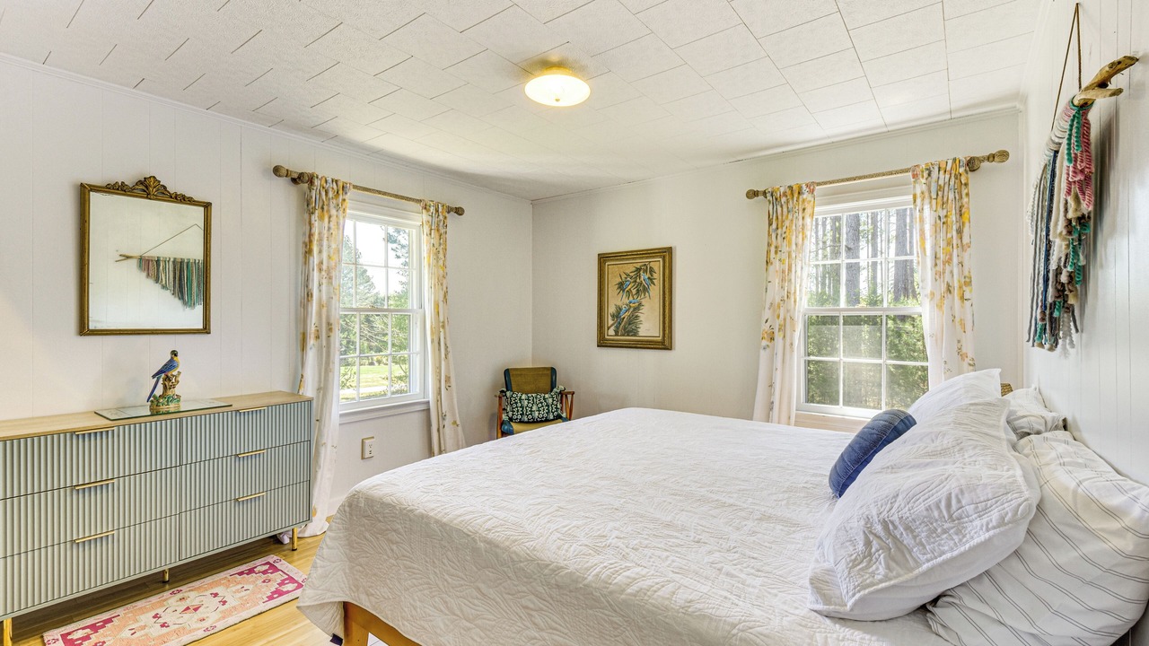 Photo of Bedroom in Salem