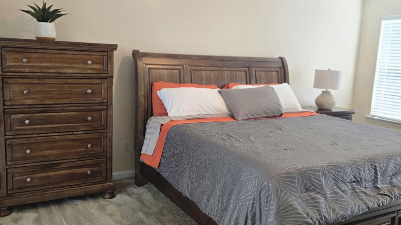 Photo of Bedroom in Warrenville