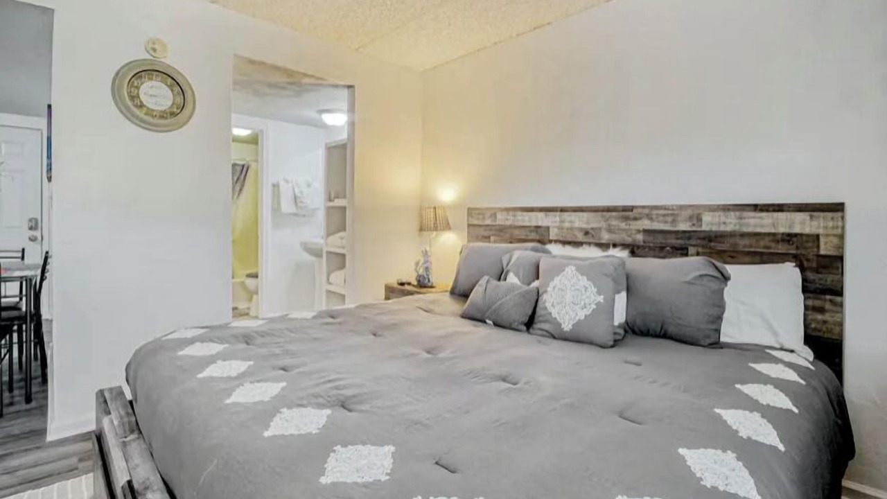 Photo of Bedroom in Surfside Beach