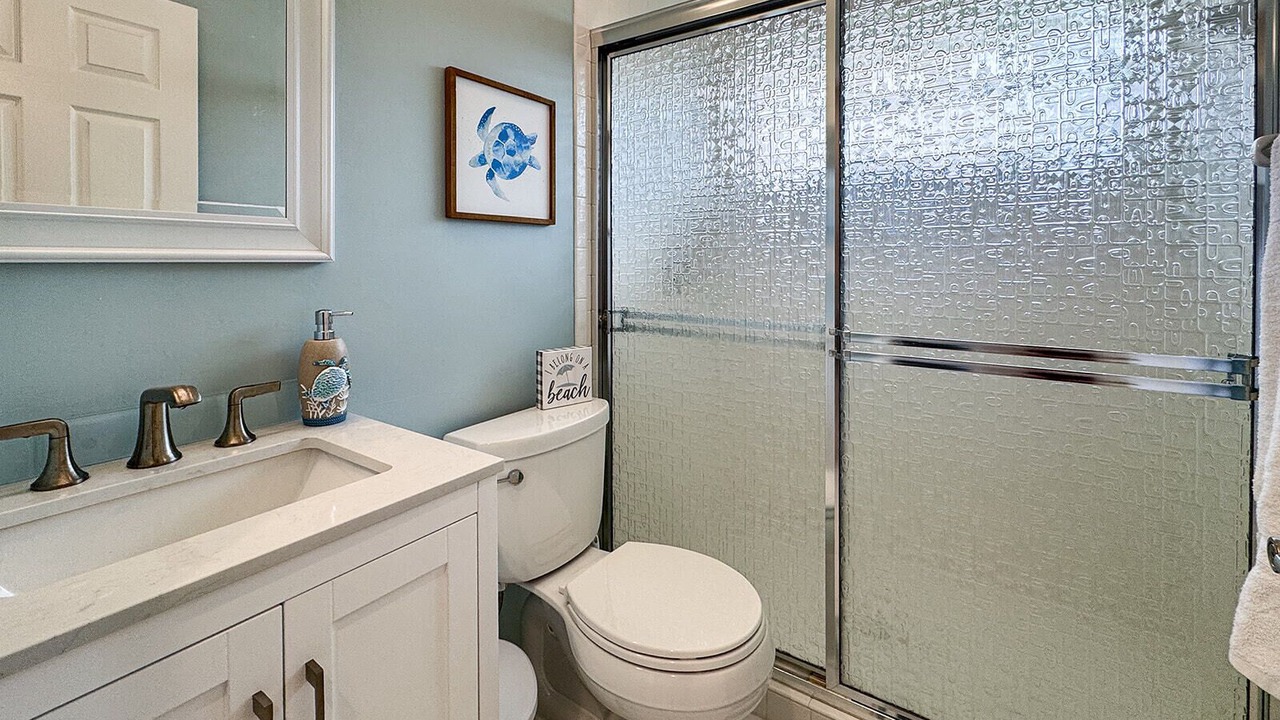 Photo of Bathroom in Crown Pointe