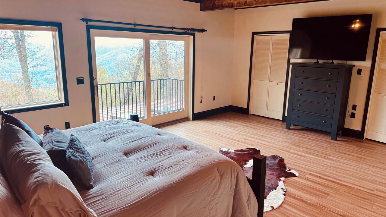Photo of Bedroom in Tuckasegee