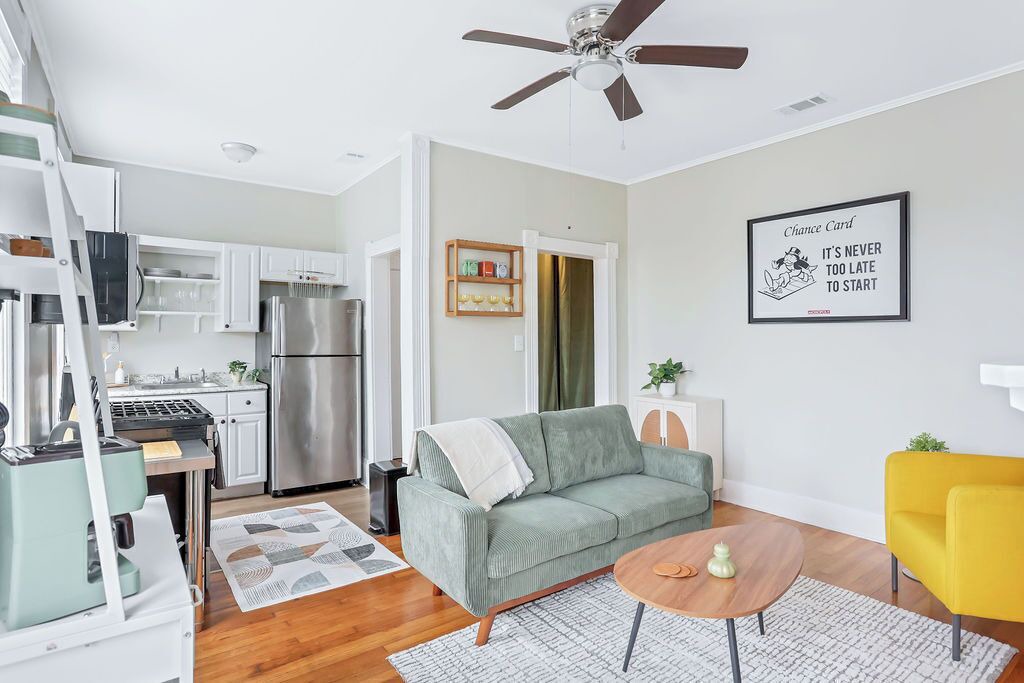 Photo of Livingroom in Midtown
