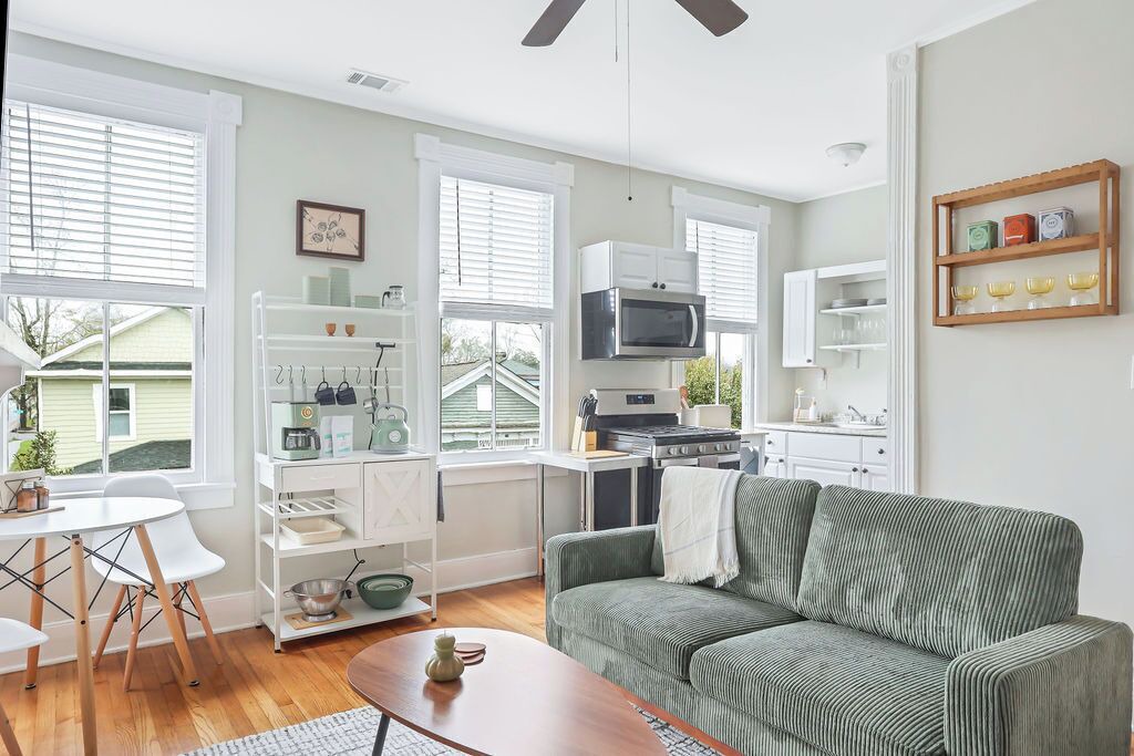 Photo of Livingroom in Midtown