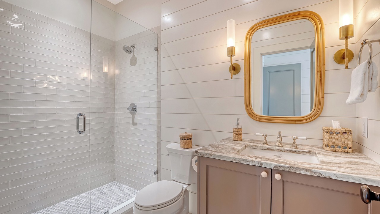 Photo of Bathroom in Vanderhorst Plantation