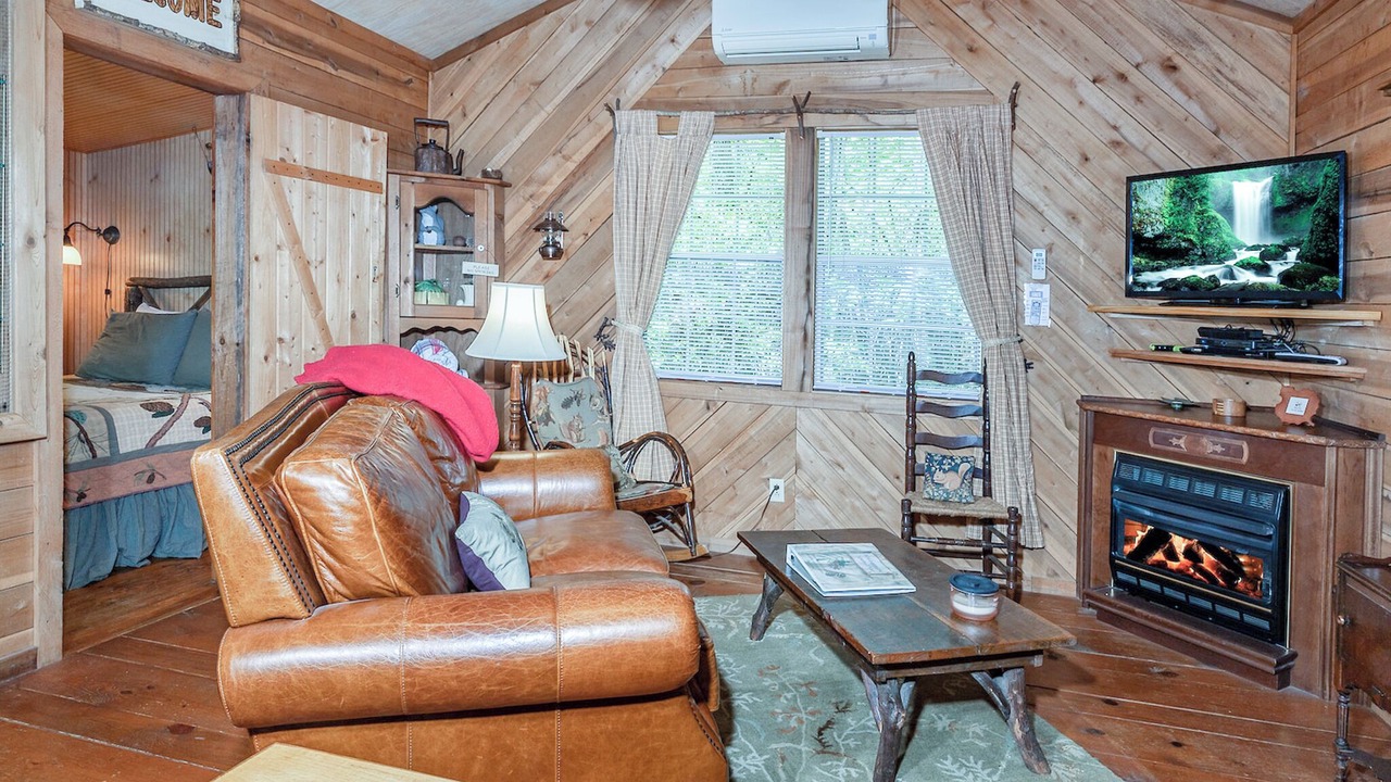 Photo of Livingroom in Lake Toxaway