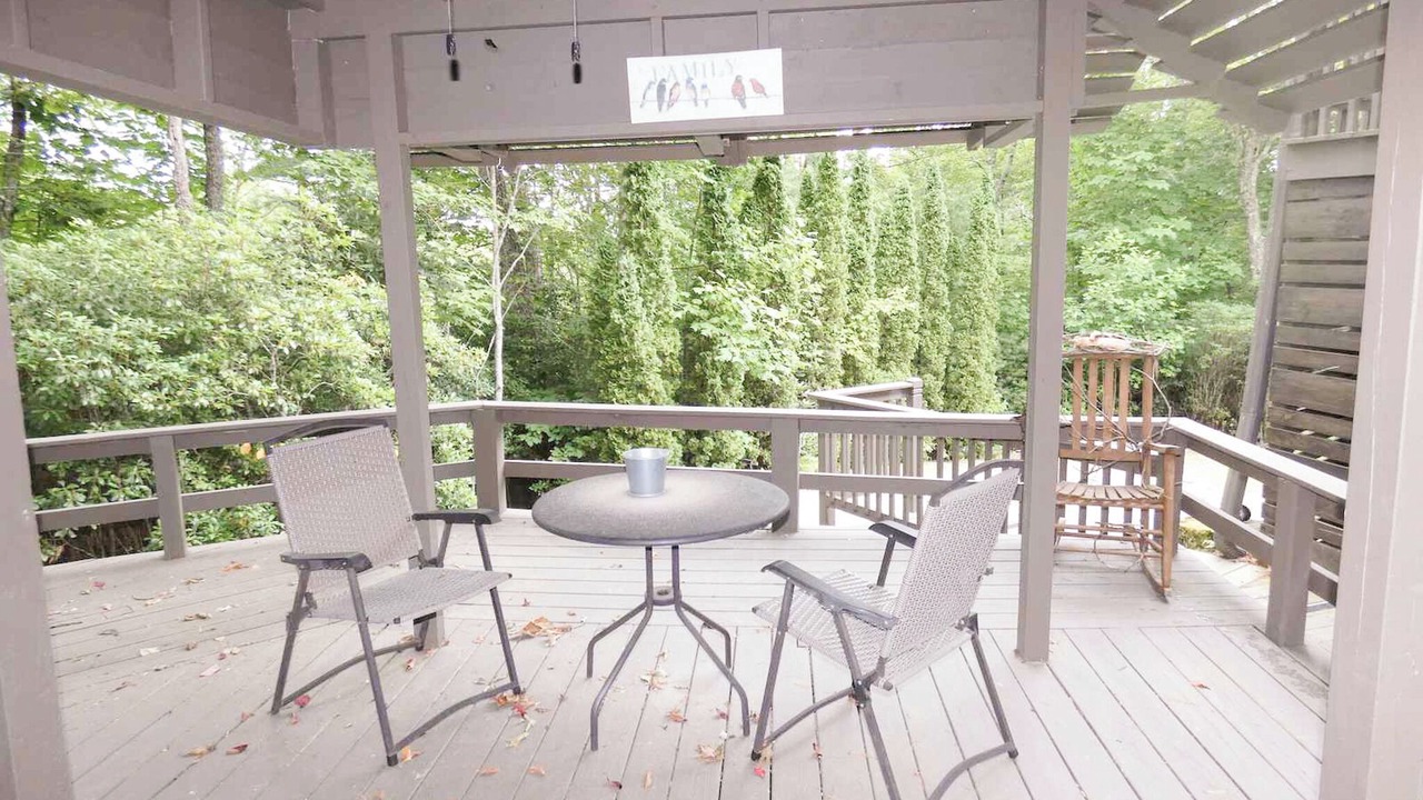 Photo of Patio Balcony in Lake Toxaway