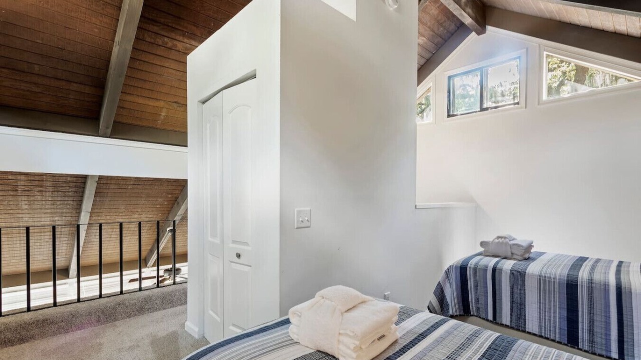 Photo of Bedroom in Night Heron