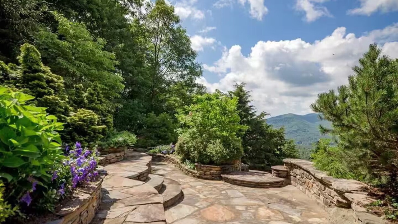 Photo of Outdoor in Sapphire