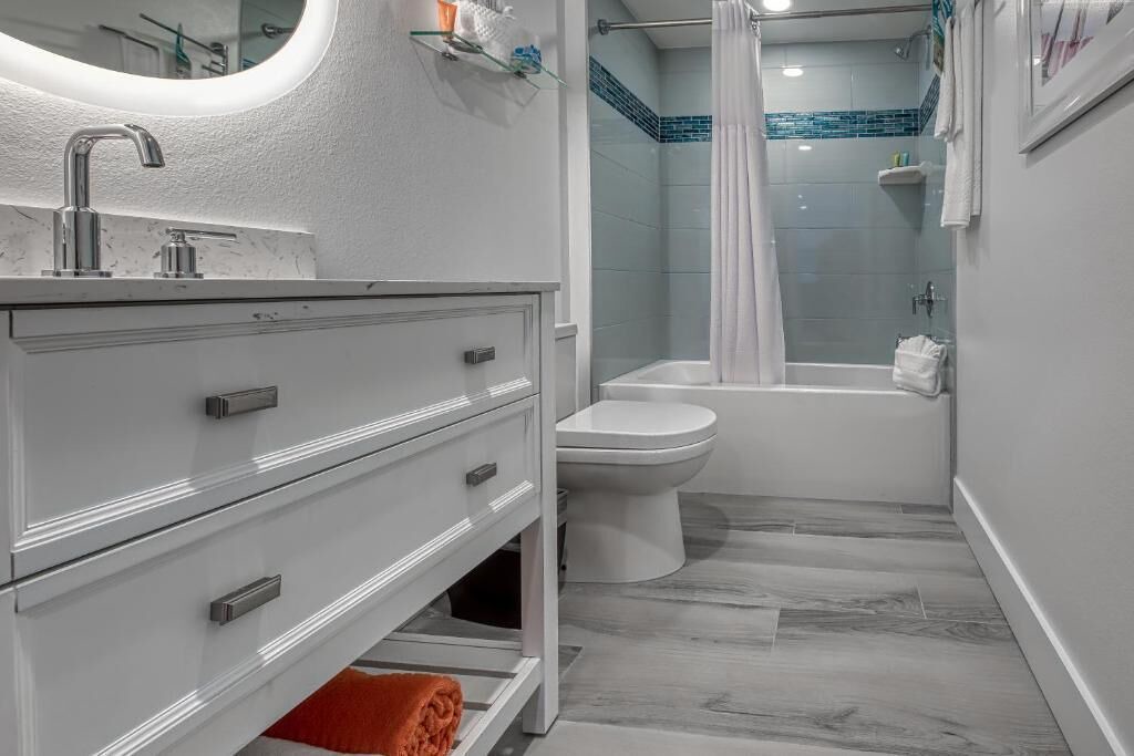 Photo of Bathroom in Treasure Island
