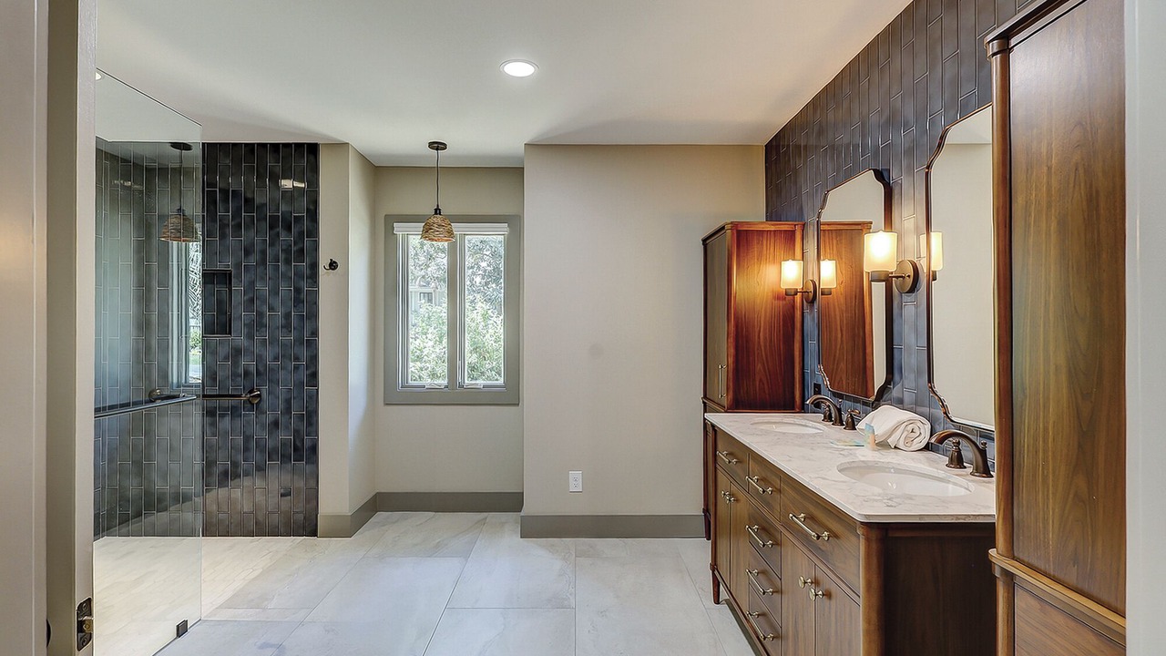 Photo of Bathroom in Lawton Woods
