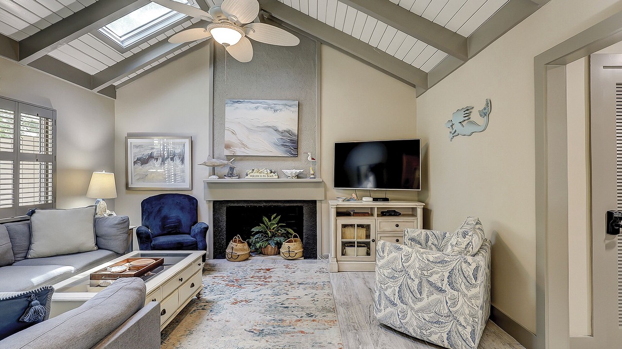 Photo of Livingroom in Lawton Woods