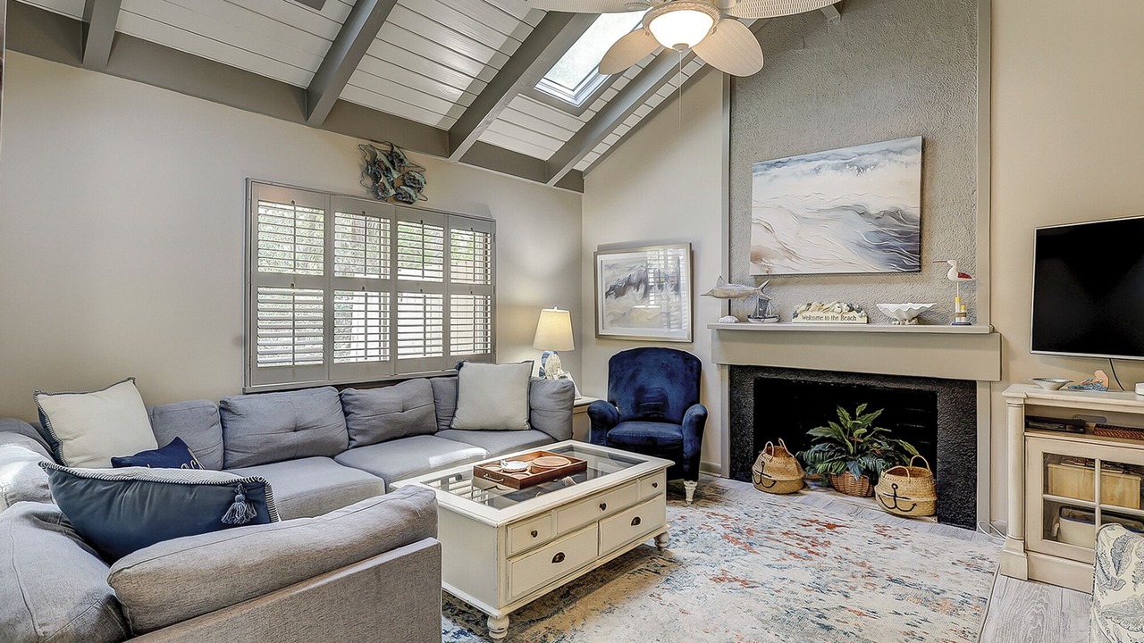 Photo of Livingroom in Lawton Woods