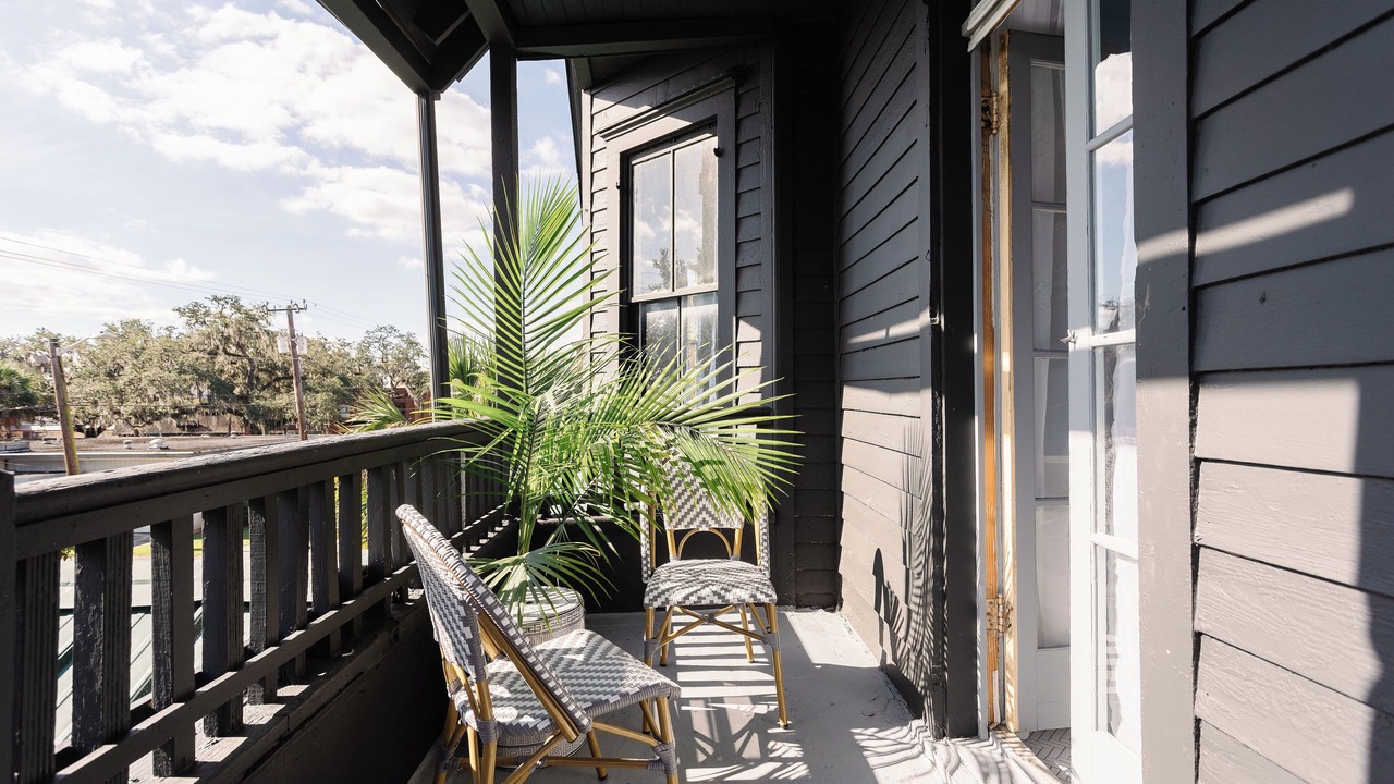 Photo of Patio Balcony in Thomas Square