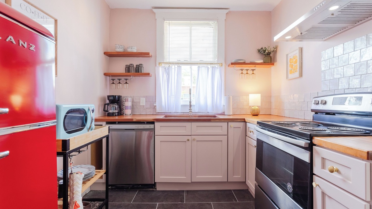 Photo of Kitchen in Thomas Square