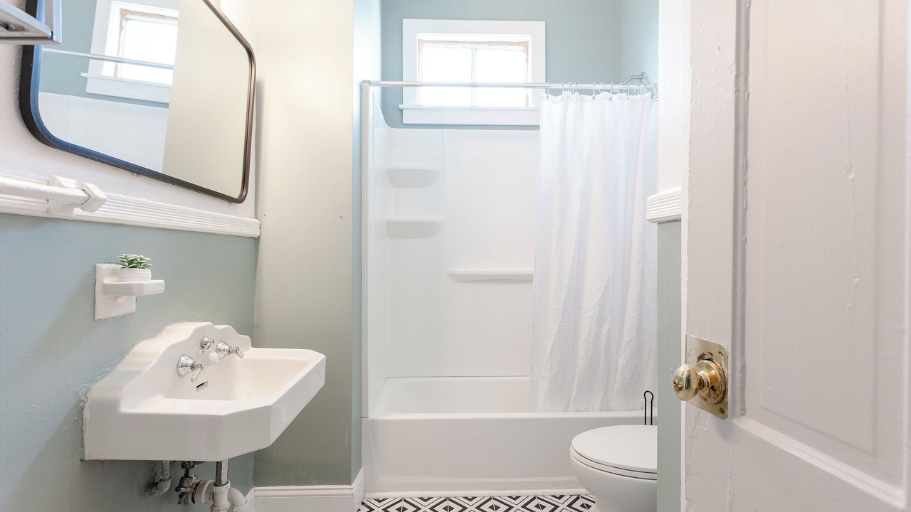 Photo of Bathroom in Thomas Square