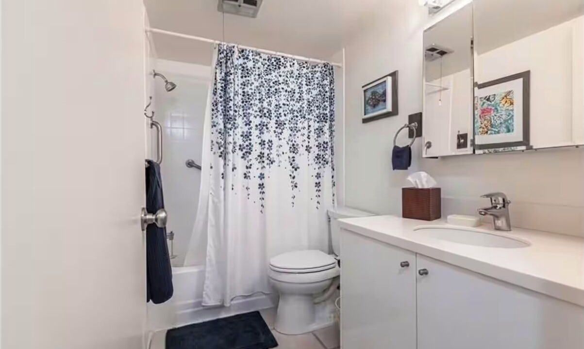 Photo of Bathroom in Lely Golf Estates