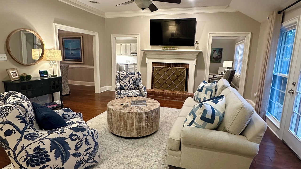 Photo of Livingroom in Martinez