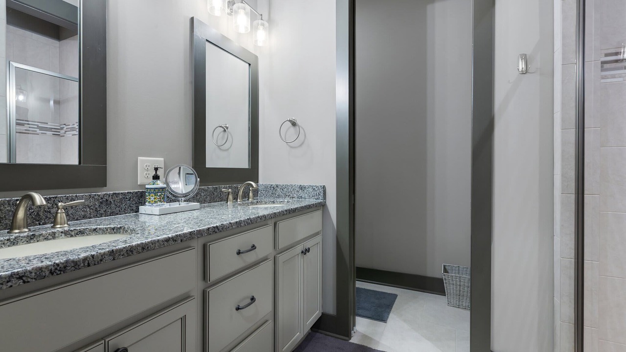 Photo of Bathroom in Seneca