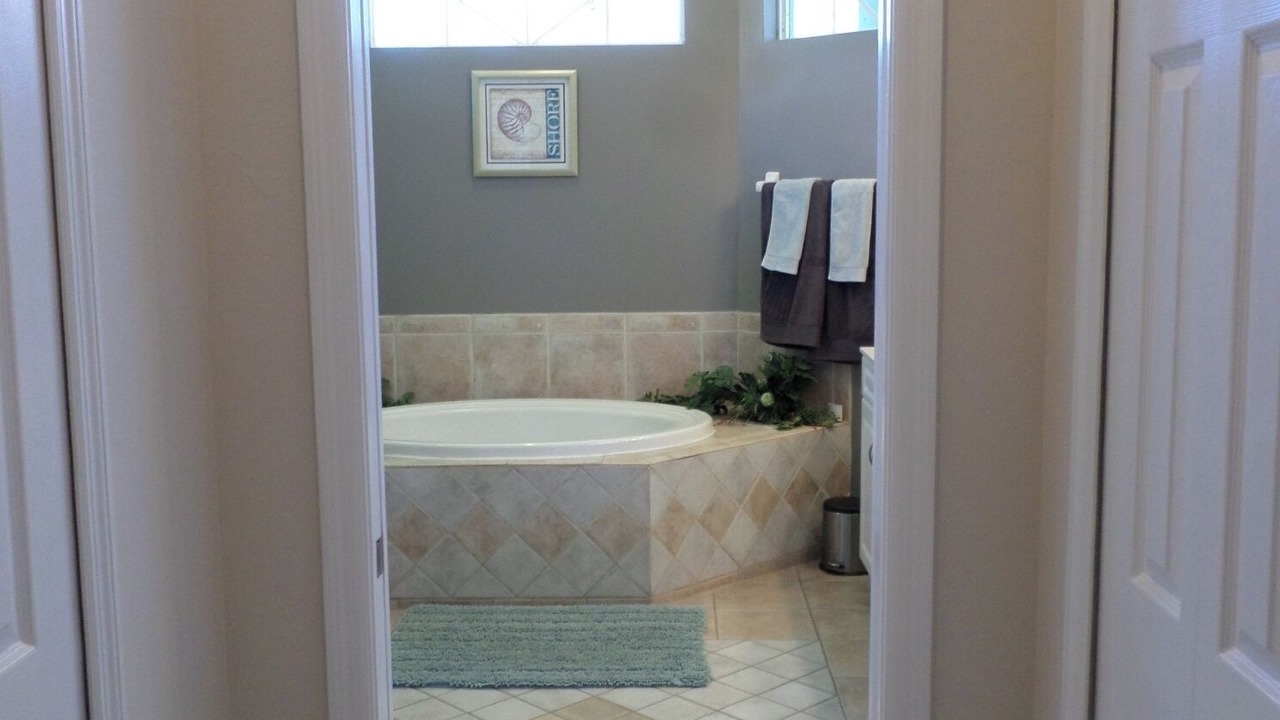Photo of Bathroom in Mariner
