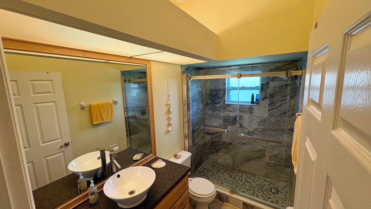 Photo of Bathroom in Mariner