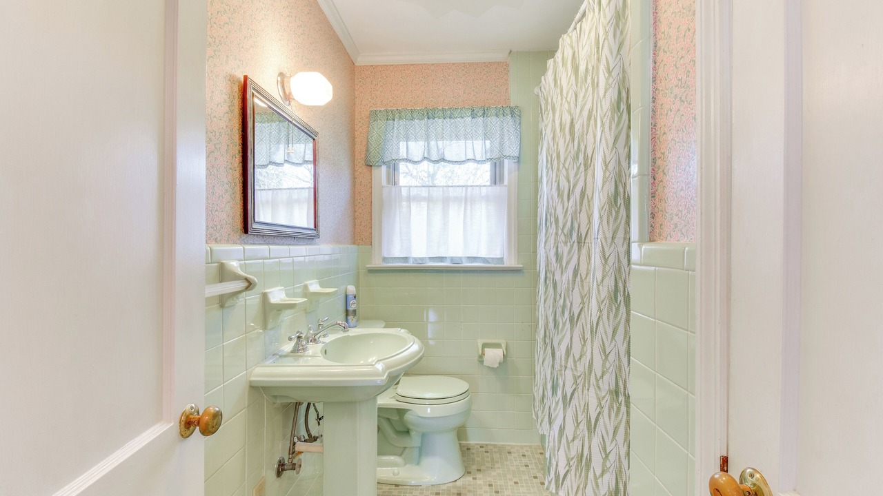 Photo of Bathroom in Hartwell