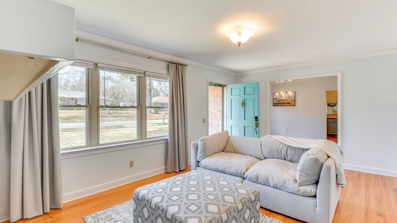 Photo of Livingroom in Hartwell