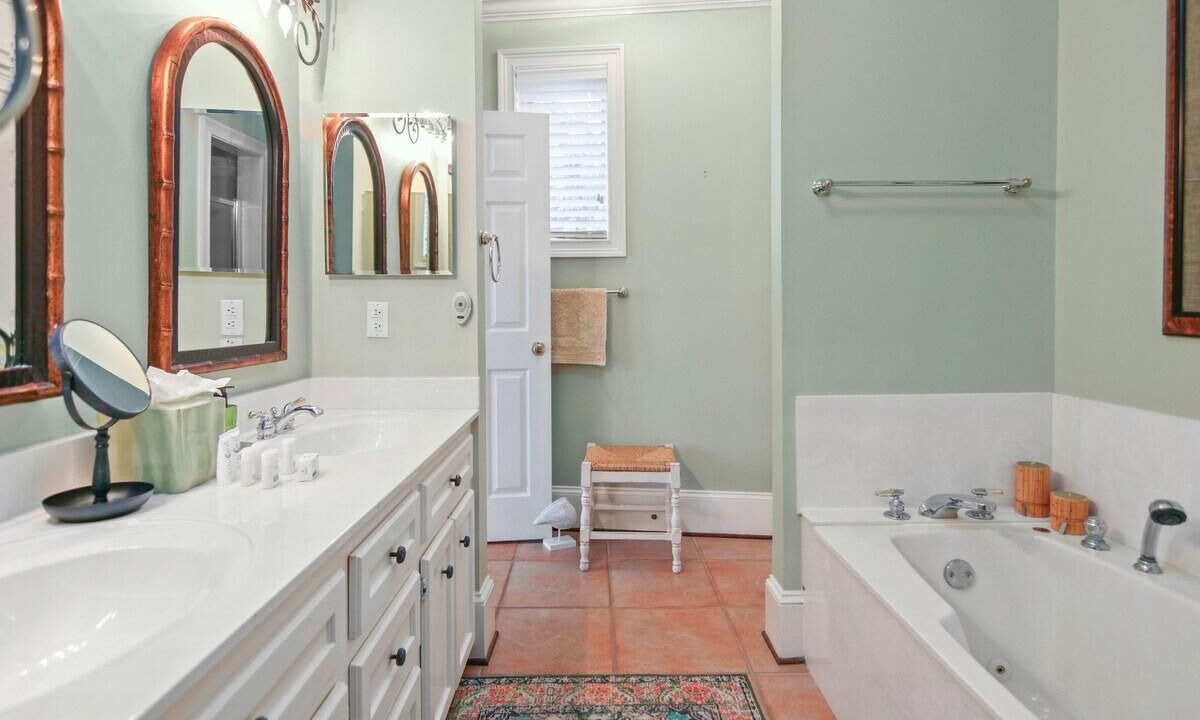 Photo of Bathroom in Jeremy Cay