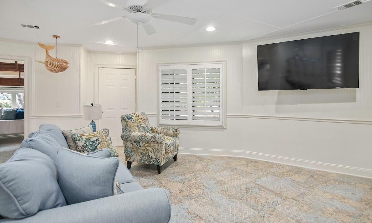 Photo of Livingroom in Jeremy Cay