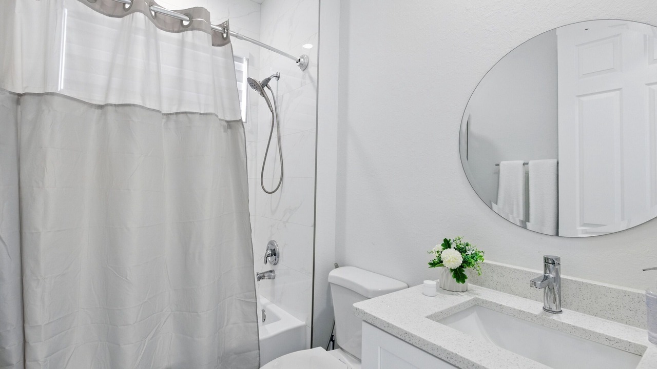 Photo of Bathroom in Mariner