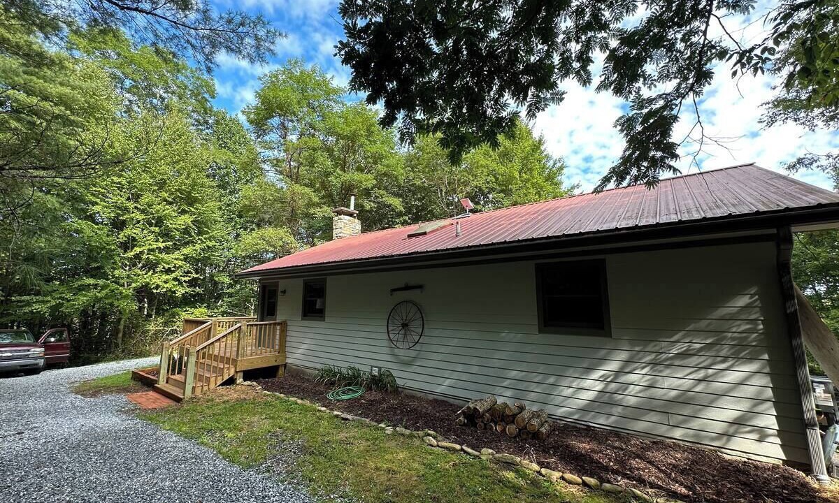 Photo of Bedroom in Cullowhee
