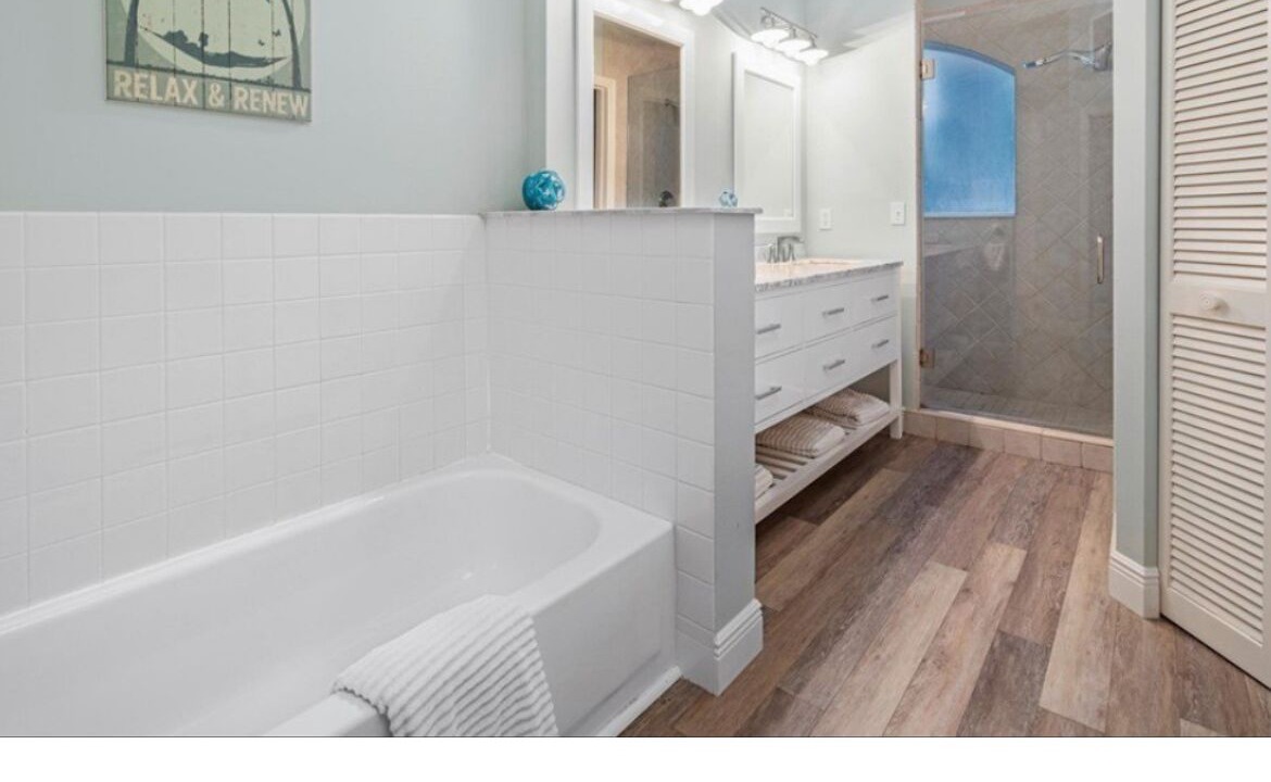 Photo of Bathroom in Wabasso Beach