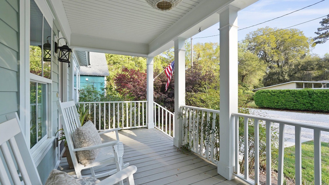 Photo of Patio Balcony in Isle of Hope Historic District