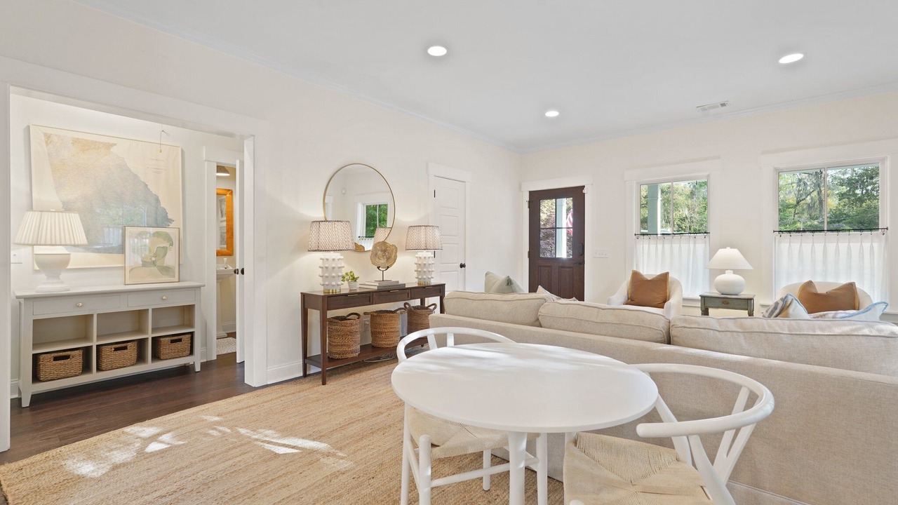 Photo of Livingroom in Isle of Hope Historic District