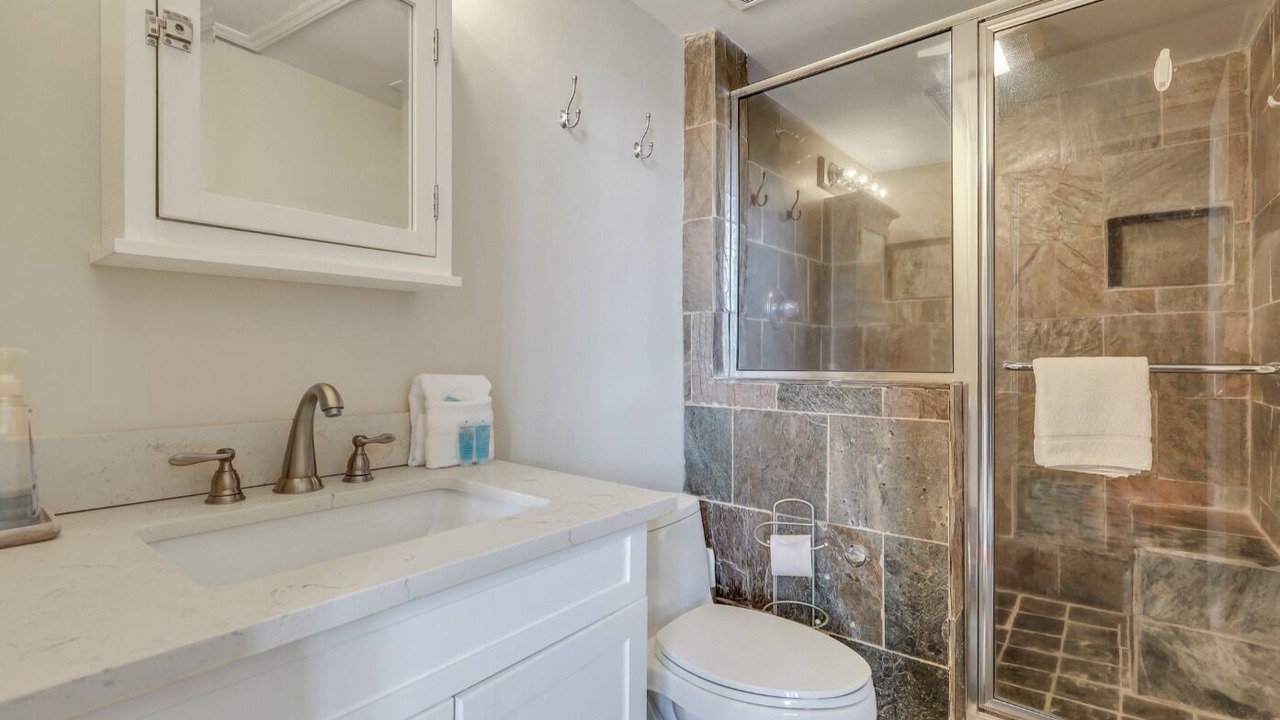 Photo of Bathroom in Yamacraw Village
