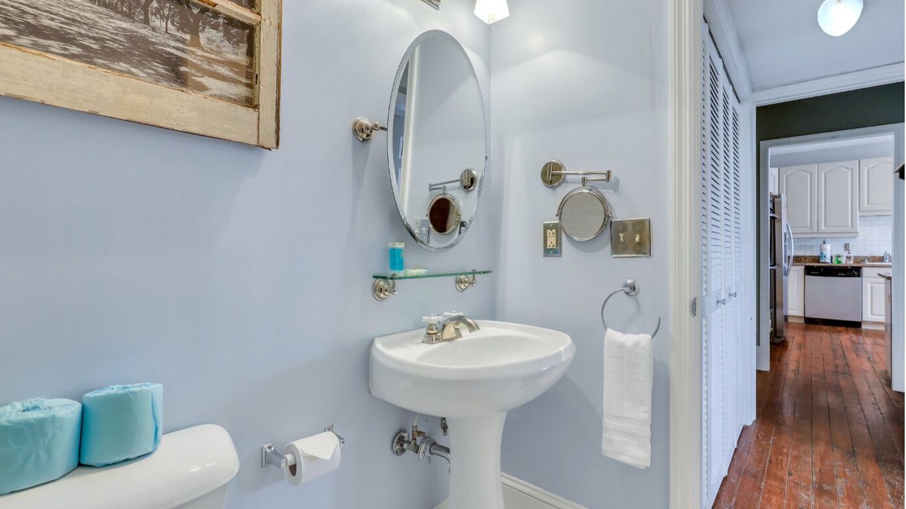 Photo of Bathroom in Yamacraw Village