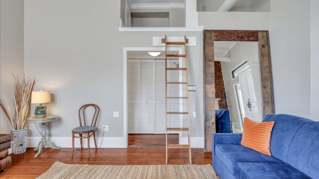 Photo of Livingroom in Yamacraw Village