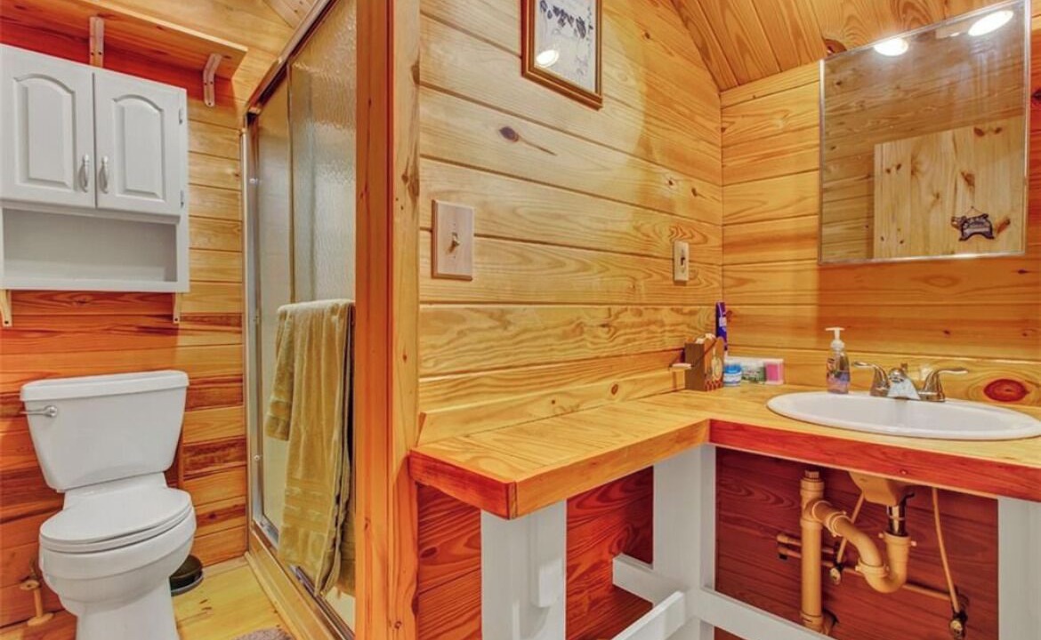 Photo of Bathroom in Sun 'N Lake
