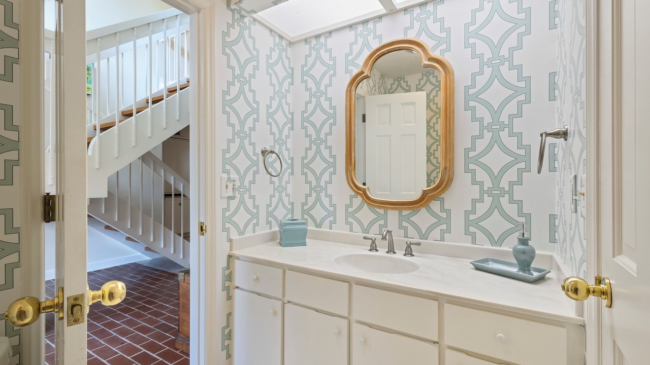 Photo of Bathroom in Beach Lagoon
