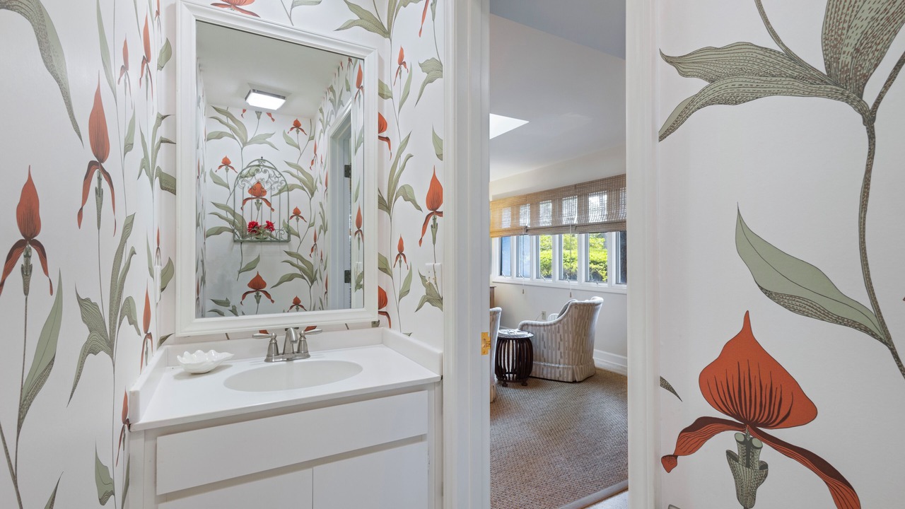 Photo of Bathroom in Beach Lagoon