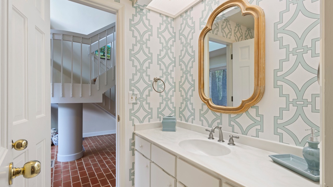 Photo of Bathroom in Beach Lagoon