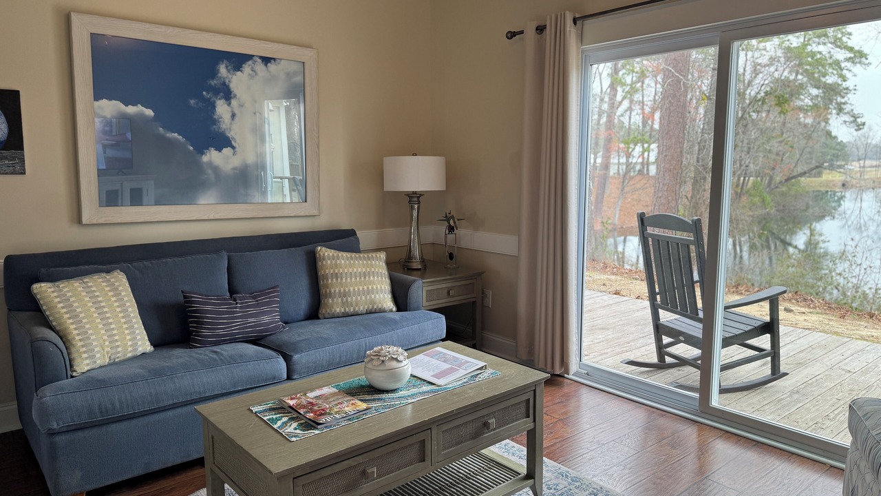 Photo of Livingroom in Elizabethtown
