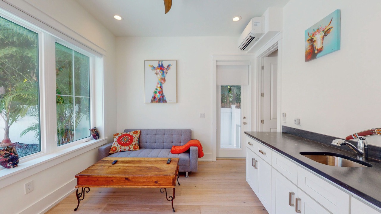Photo of Livingroom in Historic Old Northeast