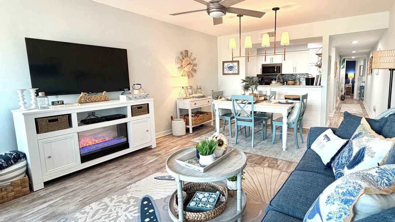Photo of Livingroom in Oceanmarsh Subdivision