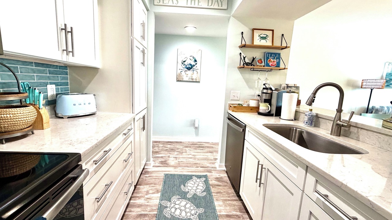 Photo of Kitchen in Oceanmarsh Subdivision